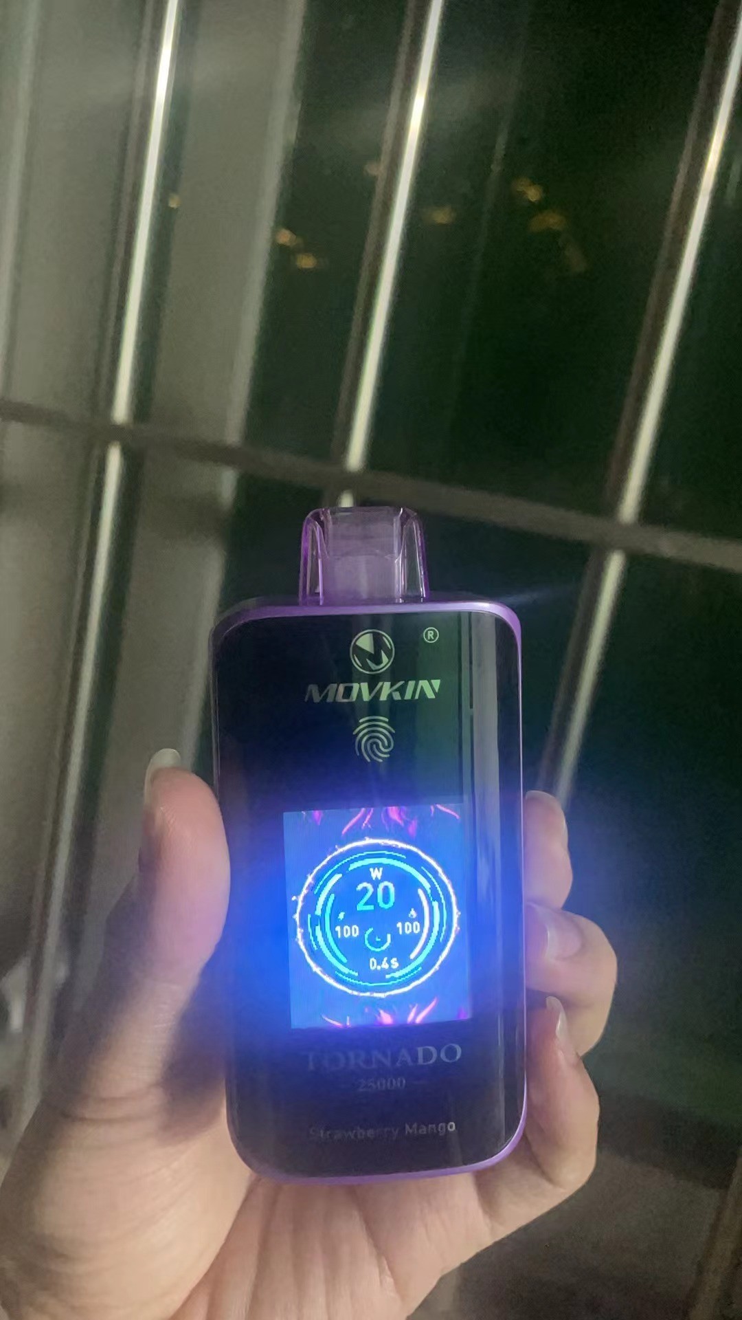 Fumot Tornado 25000 Puffs 25Kスマートスクリーン使い捨て蒸気撮り写真レビュー