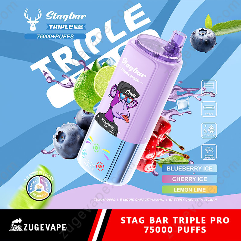Stag Bar Triple Pro 75000 Puffs 75K 3 in 1 sapori Vape (magazzino UE) 12 Bottiglia di vaporizzatore viola con etichetta a forma di cartone animato, circondata da lime, mirtilli e ciliegie su uno sfondo blu promozionale, oltre 75000 sbuffi.