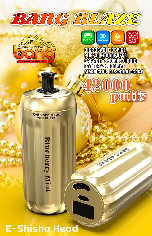 Kampanjbild för The Bang Blaze Blueberry Mint Disponibel E-Shisha-enhet, som framhäver dess guldfärgade design, USB Type-C-laddningskompatibilitet, 30 ml kapacitet, 1 000 mah batteri, dubbelkärnig 0,6 Ω mesh-spole och 42 000 puffar.