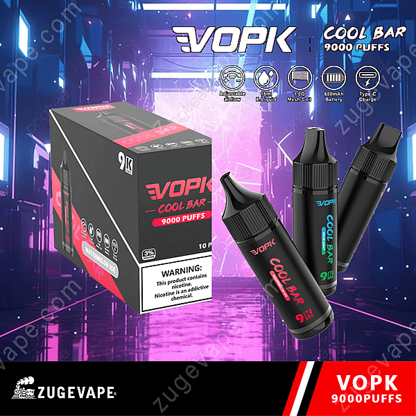 Confezione del prodotto per svapo Vopk Cool Bar 9000 Puffs con tre dispositivi per svapo esposti su uno sfondo illuminato al neon.