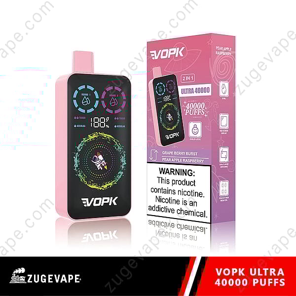 Un dispositivo per svapare rosa e nero etichettato &quot;Vopk&quot; con un display digitale, che mostra statistiche sulla batteria e sull'utilizzo, accanto alla sua confezione che evidenzia caratteristiche come &quot;40000 tiri&quot; e aromi &quot;Grape Berry Burst&quot; e &quot;Pear Apple Raspberry&quot;.