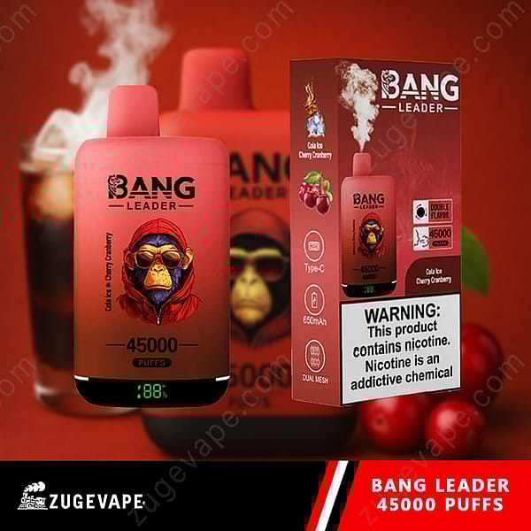 Un appareil et un emballage de vapotage Bang Leader, avec un graphisme au goût de Cola Ice Cherry Cranberry avec un singe stylisé portant des lunettes de soleil et un avertissement concernant la dépendance à la nicotine, avec la capacité de 45 000 bouffées affichées de manière visible.