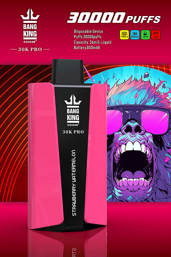 Dispositivo per svapo monouso Bang King 30K Pro in rosa, etichettato come "fragola e anguria", con 30.000 tiri, capacità di e-liquid da 36 ml e batteria da 850 mAh. Sullo sfondo è raffigurata una figura ruggente con occhiali al neon.
